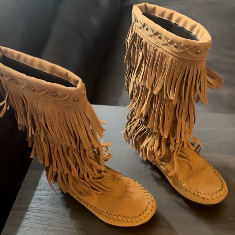 Hot Cakes Tan Fringe Boots